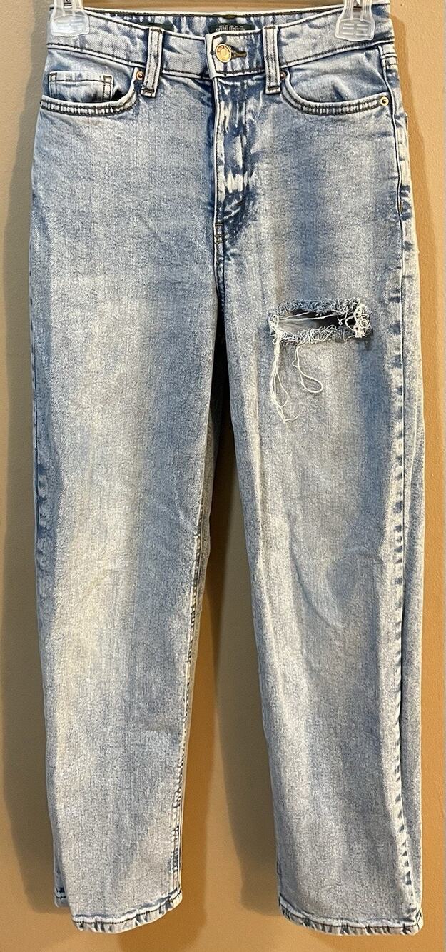 Wild Fable Women's 90s Relaxed Straight Jeans Size‎ 00 W24 Light Wash Distressed